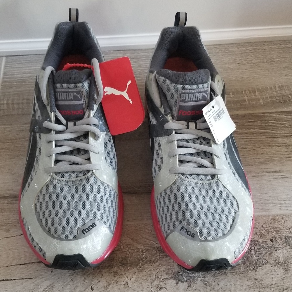 Mens Size 9 Puma Sneakers NEW WITH TAGS!!!